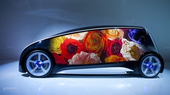 Toyota Fun-Vii có thể thay đổi nội dung hiển thị trên nội-ngoại thất tùy người sử dụng có thể thoải mái điều chỉnh cho phù hợp với tâm trạng