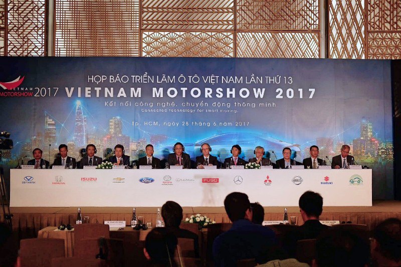 Họp báo ra mắt triển lãm Ô tô Việt Nam 2017