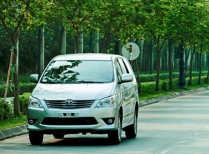 Cho thuê xe 7 chỗ Toyota Innova G đi sân bay Nội Bài